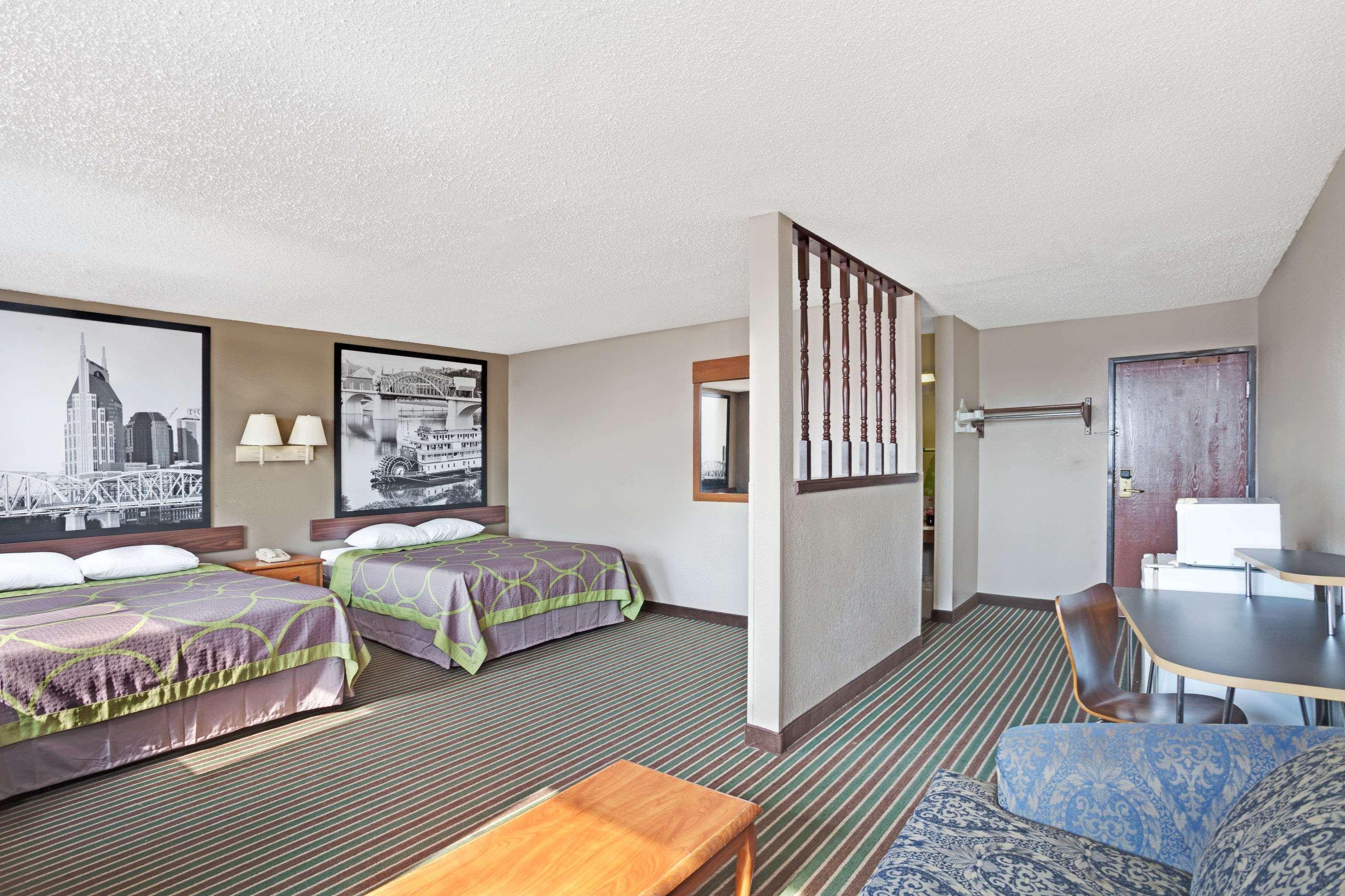 Super 8 By Wyndham Nashville/ Dntn/ Opryland Area Εξωτερικό φωτογραφία
