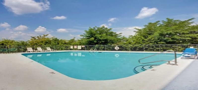 Super 8 By Wyndham Nashville/ Dntn/ Opryland Area Εξωτερικό φωτογραφία